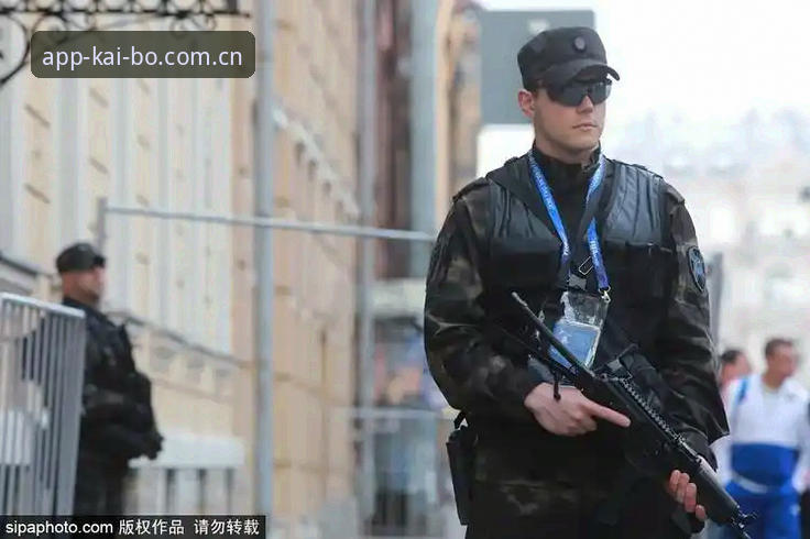 开博体育登录入口 世界杯安保配置创新方案解析:从英国警员缩减看赛事管理新思路